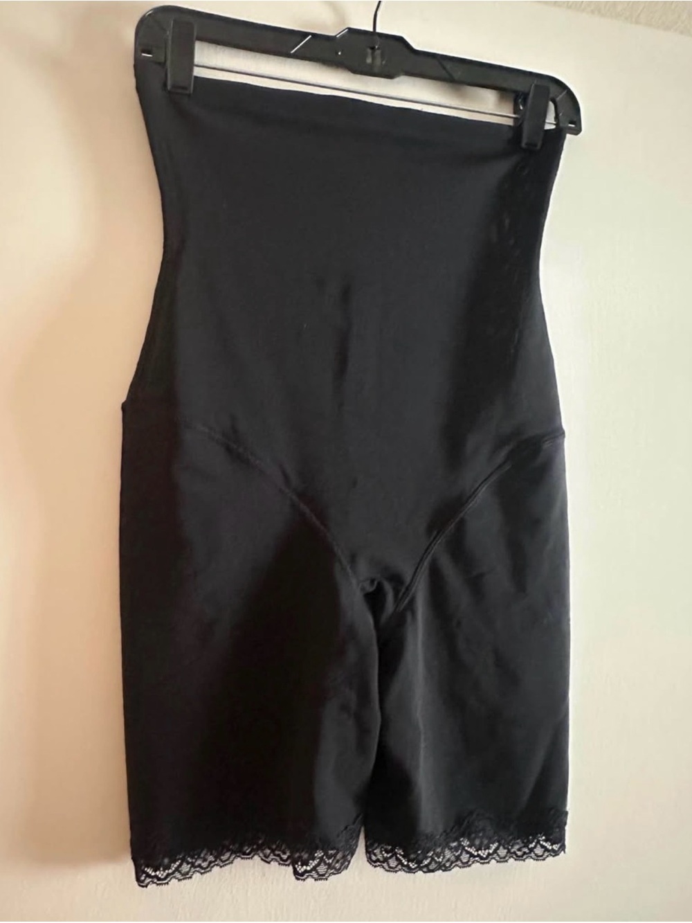 Ekouaer Black High-Waist Shapewear Shorts with Lace Trim